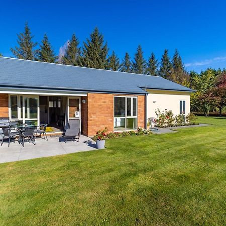 The Meadows Villa Christchurch Extérieur photo