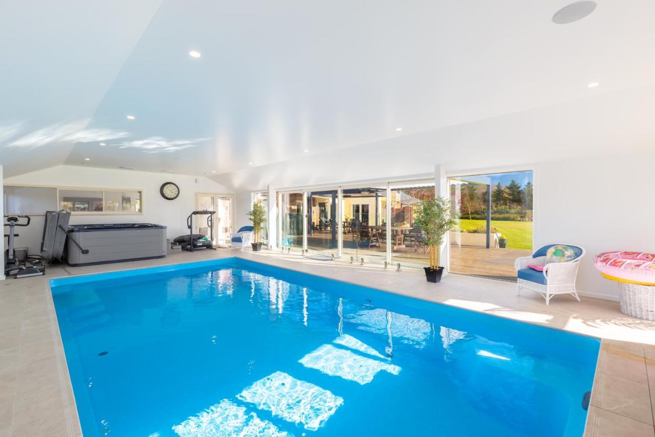 The Meadows Villa Christchurch Extérieur photo
