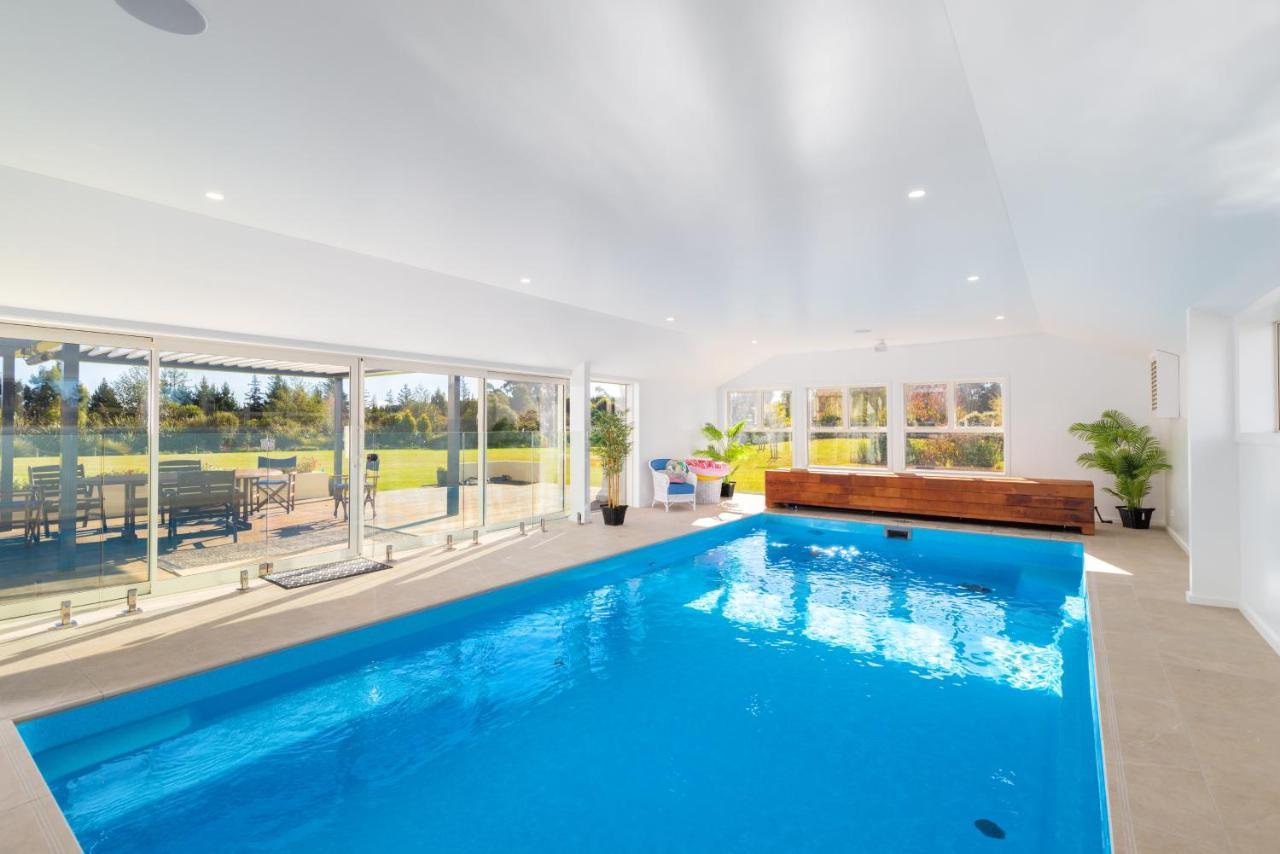 The Meadows Villa Christchurch Extérieur photo