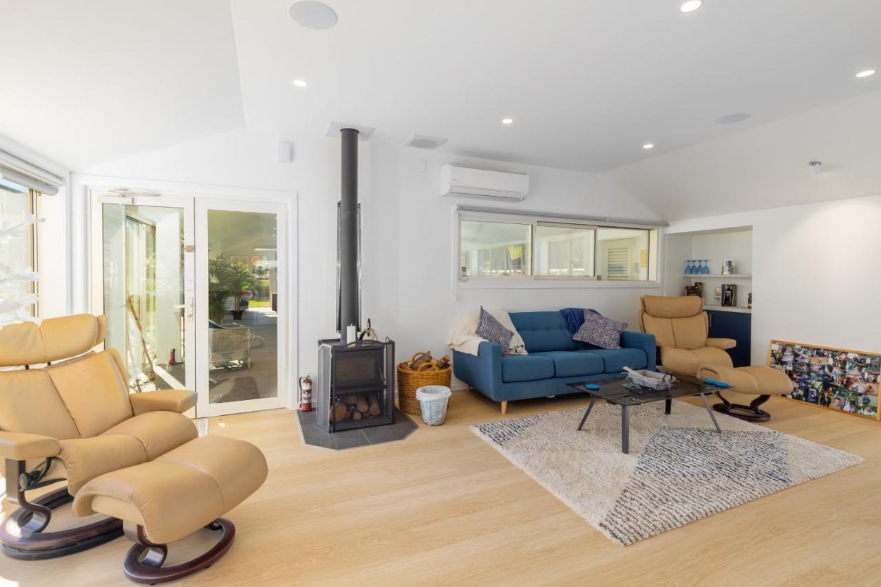 The Meadows Villa Christchurch Extérieur photo