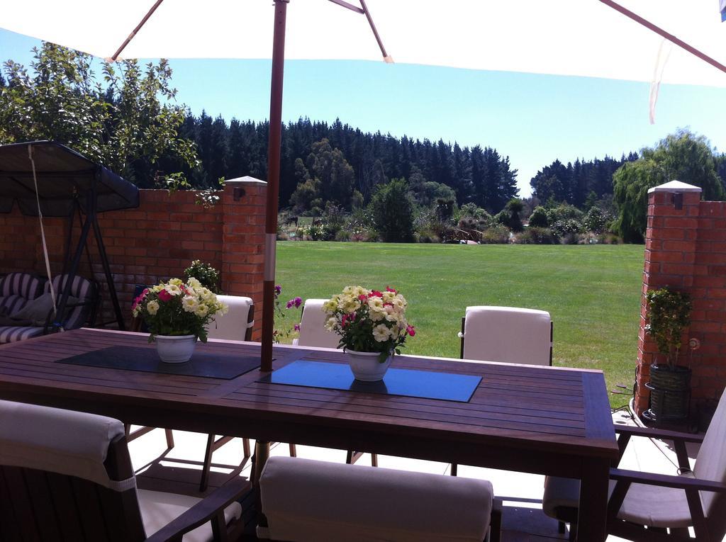 The Meadows Villa Christchurch Extérieur photo