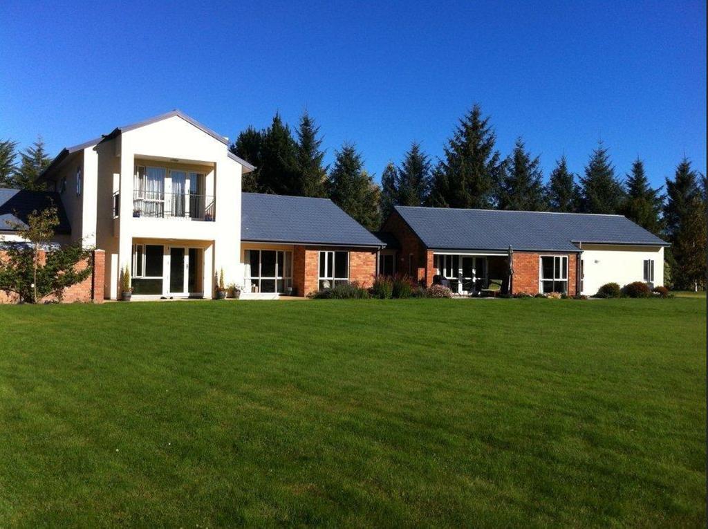 The Meadows Villa Christchurch Extérieur photo