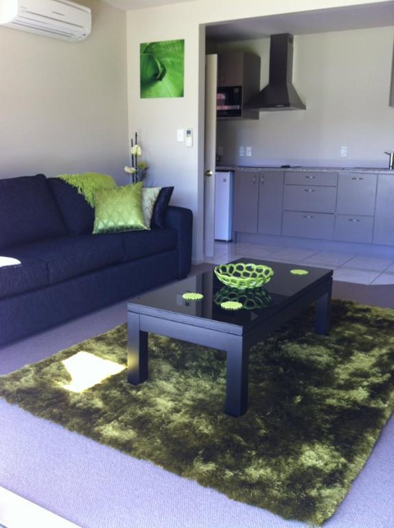 The Meadows Villa Christchurch Extérieur photo