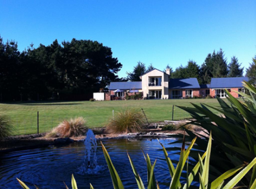 The Meadows Villa Christchurch Extérieur photo