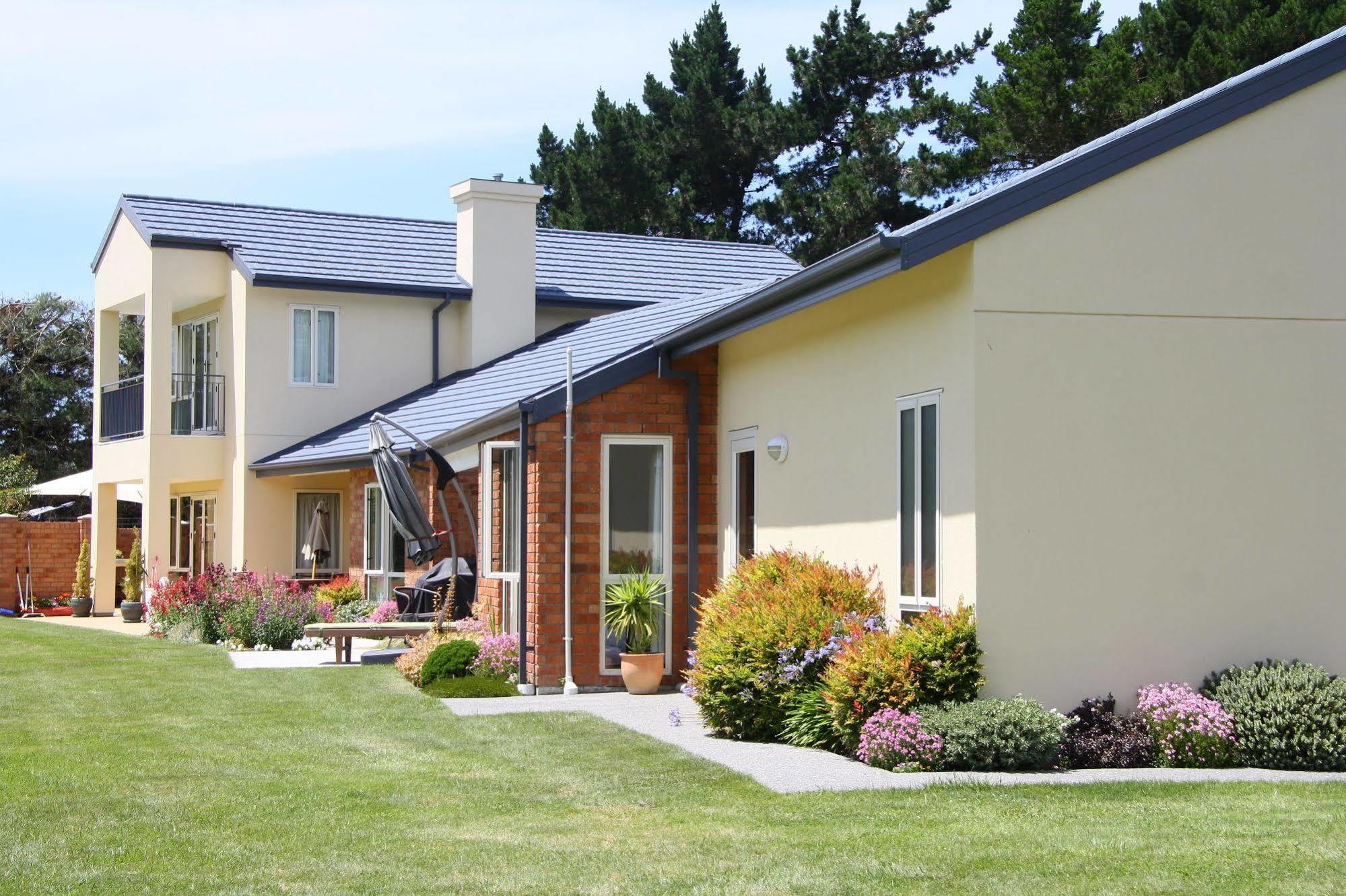 The Meadows Villa Christchurch Extérieur photo