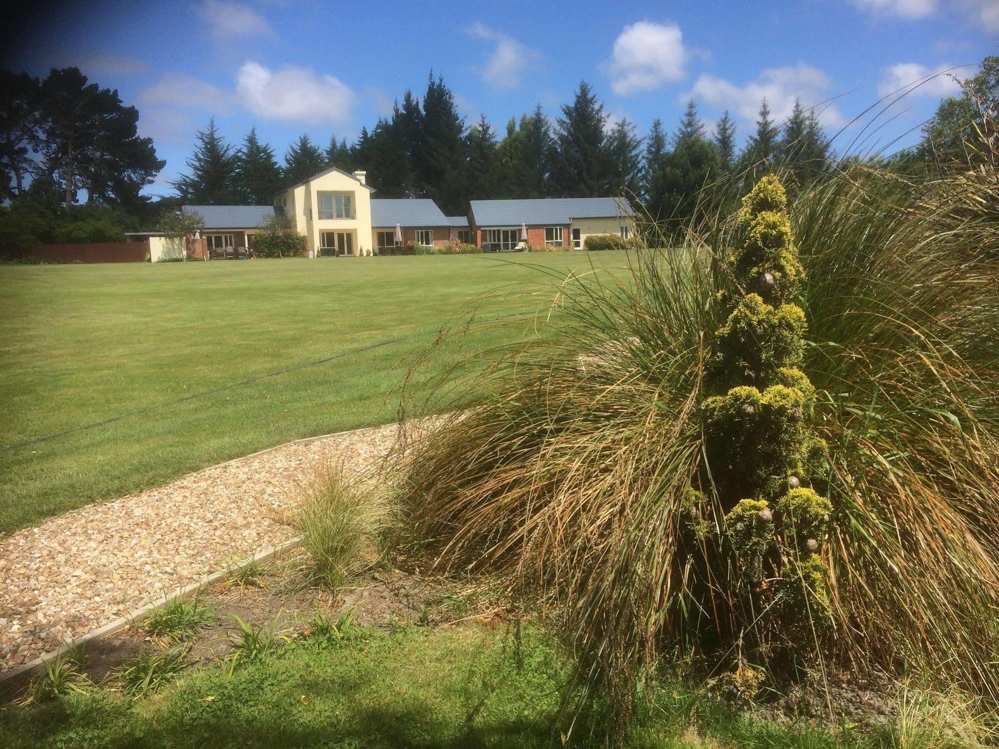 The Meadows Villa Christchurch Extérieur photo