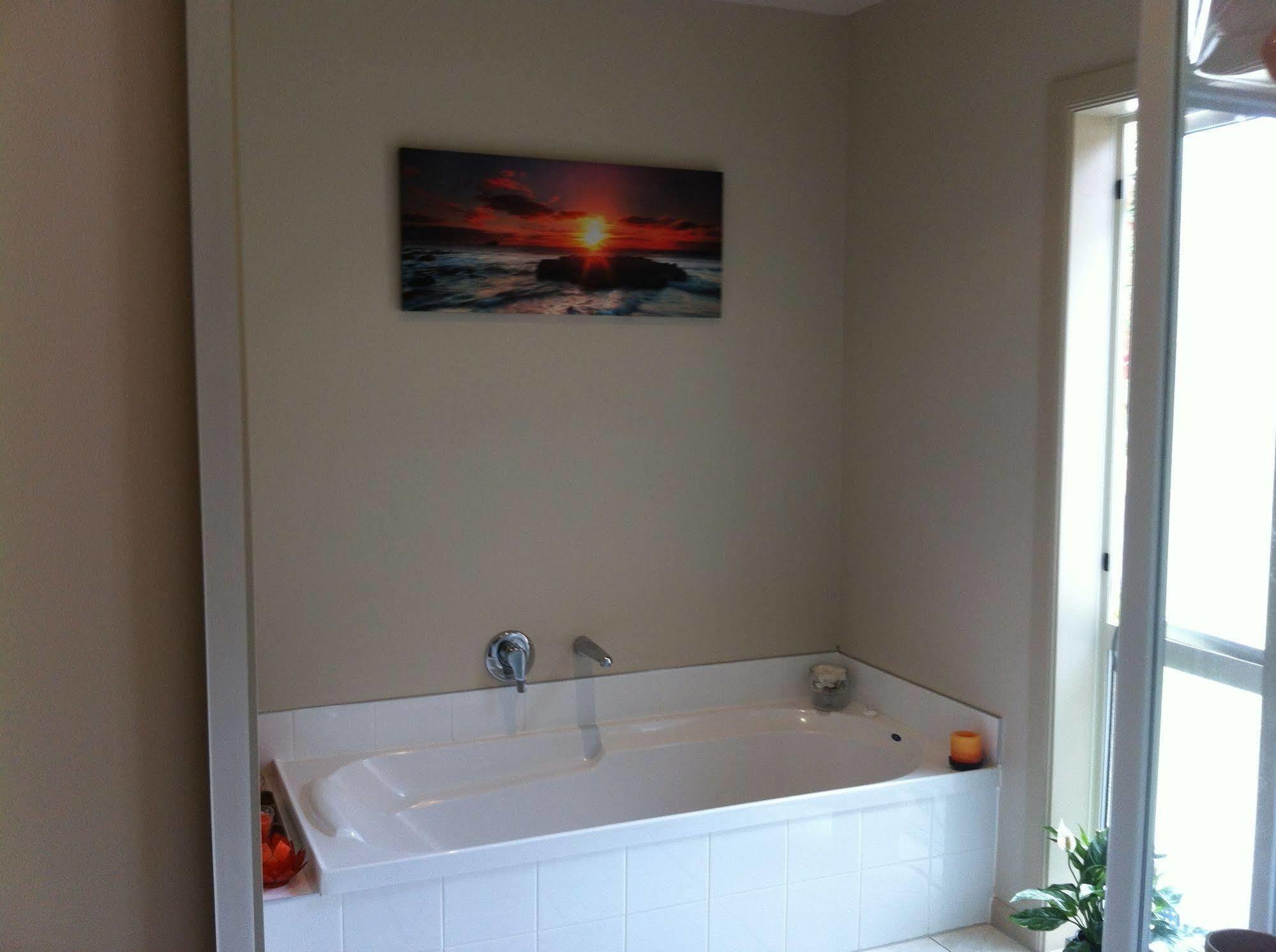 The Meadows Villa Christchurch Extérieur photo
